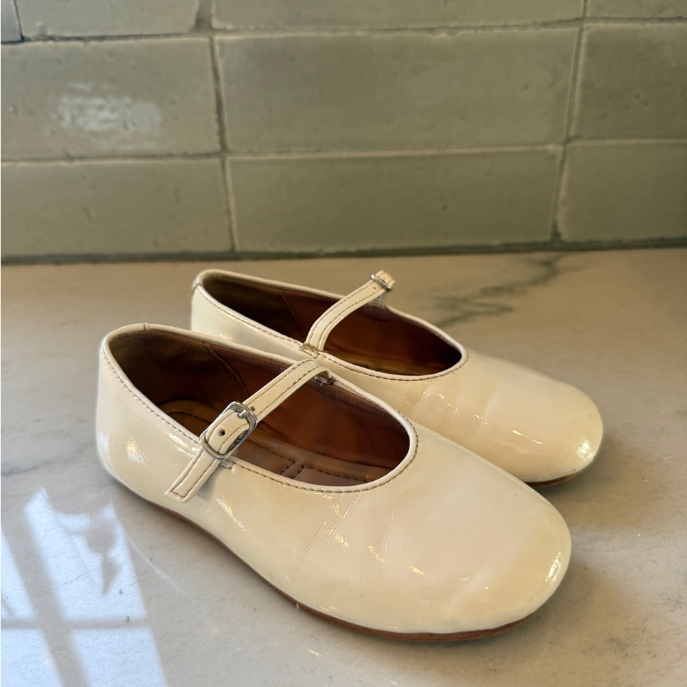 ZARA Girls Cream Patent Mary Jane Dress Shoes
